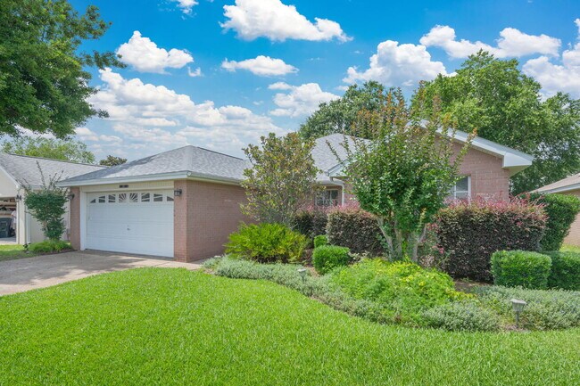 Building Photo - 107 Bay Tree Dr