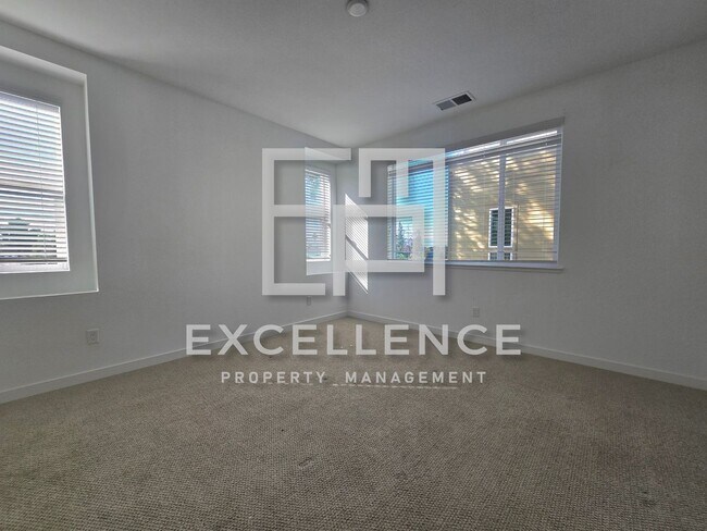 Building Photo - 611 Coco Ct
