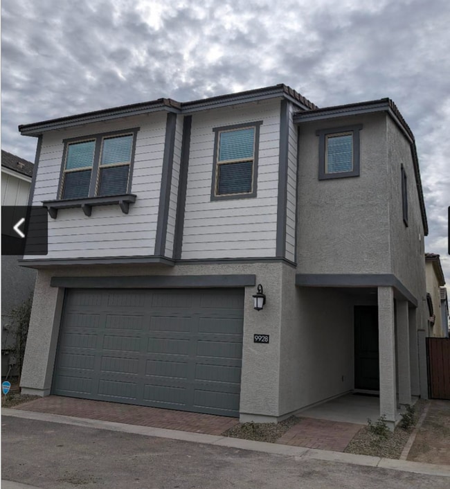 Building Photo - Spacious and Beautiful Smart Home!!