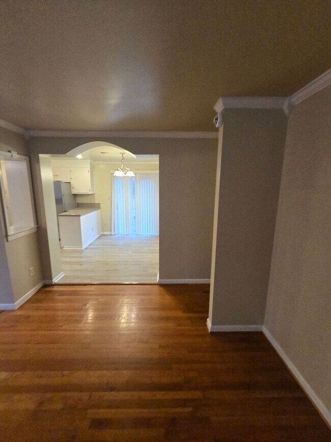 Building Photo - 3 BR House in S. Chesterfield - Available Now!