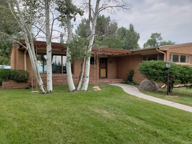 Primary Photo - 3721 McComb Ave