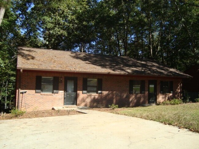 Building Photo - Kurt Circle 1351/1353**Raymer