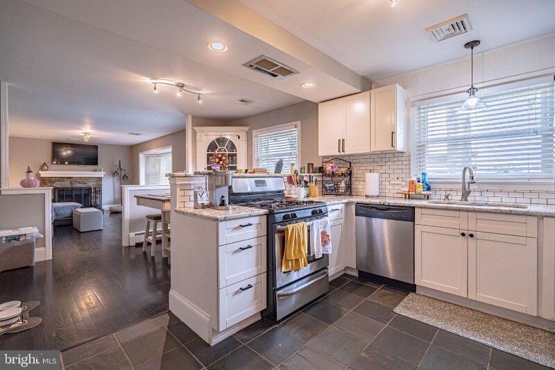 Building Photo - 41 Roosevelt Blvd