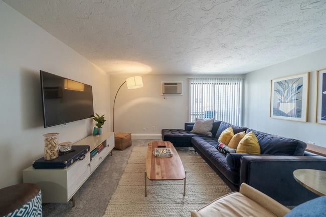 Building Photo - Rosemont Square