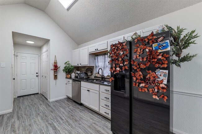 Building Photo - 916 Clover Hill Ln