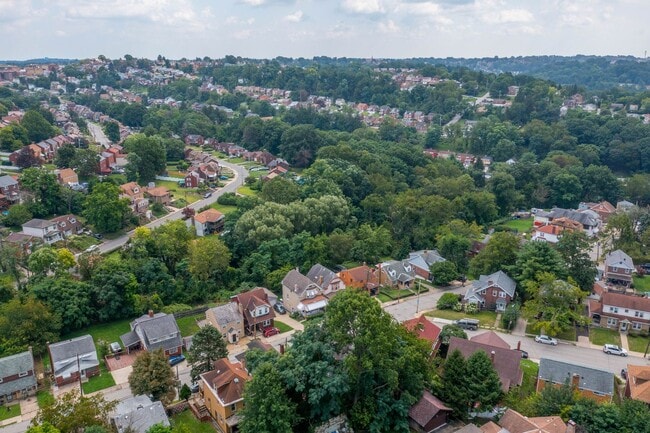 Building Photo - Stunning 4 bedroom home in Overbrook avail...