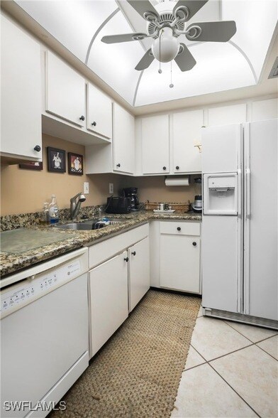 Building Photo - 3443 Gulf Shore Blvd N