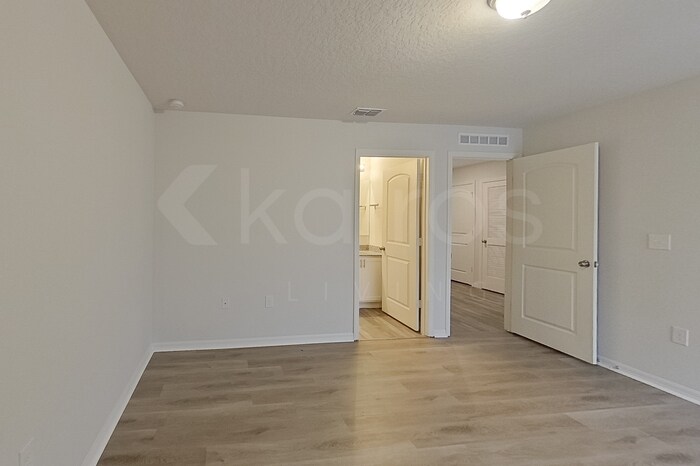 Building Photo - 20 Reindeer Ln