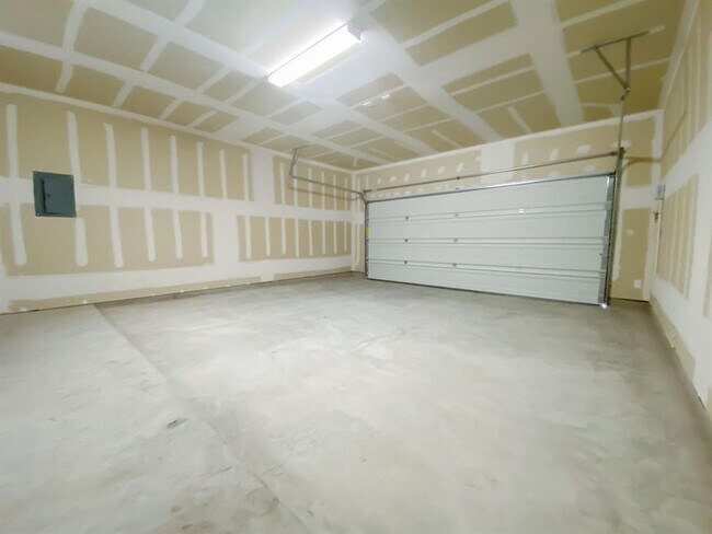 Building Photo - 12010 Corsicana Trl