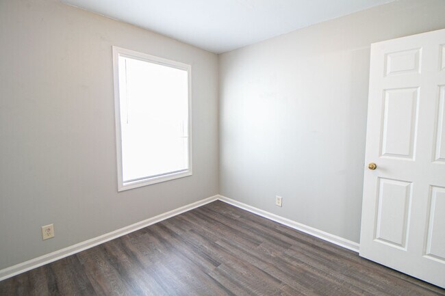 Building Photo - 145 Darlene Dr