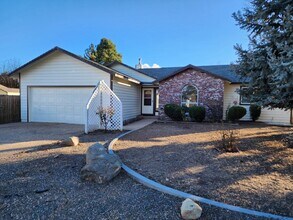 Building Photo - 3 bedroom Home  For Rent in Minden