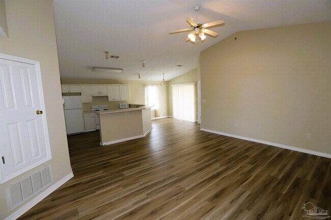 Building Photo - 4100 Spinnaker Pl