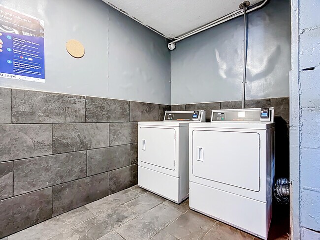 Building Photo - 4645 N Socrum Loop Rd