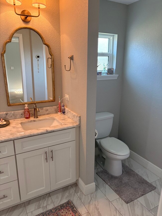 Building Photo - 7087 Strafford Oaks Dr