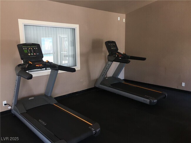 Building Photo - 5161 River Glen Dr