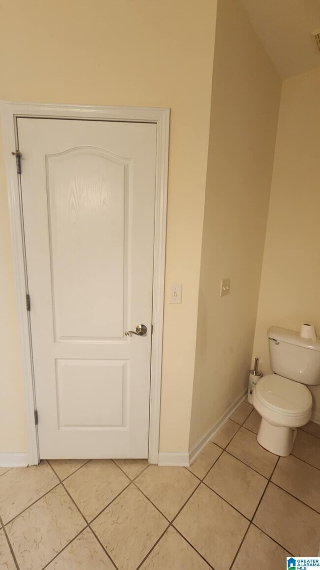 Building Photo - 299 High Ridge Dr