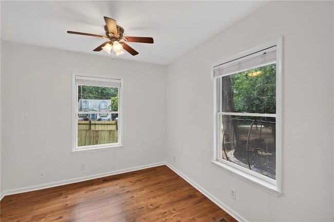 Building Photo - 1801 Evans Dr SW
