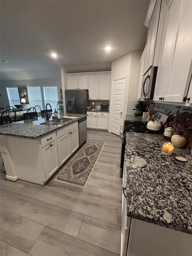 Building Photo - 32403 River Birch Ln