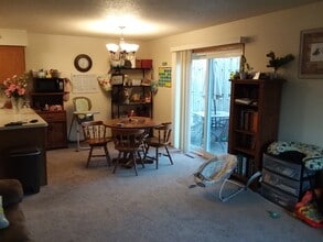 Building Photo - 613 Walden Ct