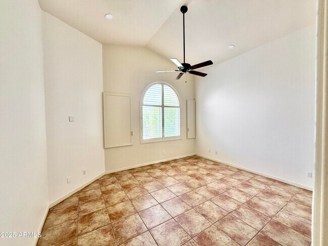 Building Photo - 11627 E Bella Vista Dr