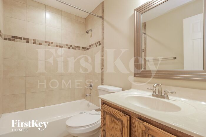 Building Photo - 1021 Delphinium Dr