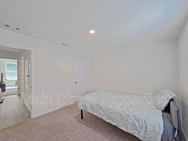 Building Photo - 6465 June Bug Dr