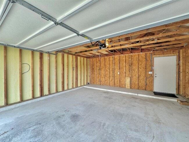 Building Photo - 407 Katmai Cir