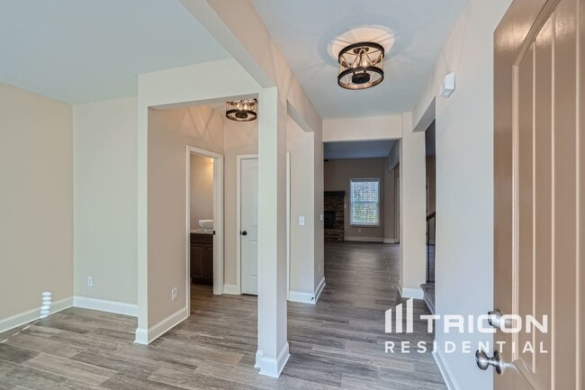 Building Photo - 922 Ashton Park Dr SW