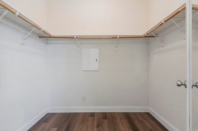 Building Photo - 18431 Emerald Ln
