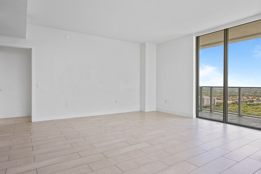 Building Photo - 2000 Metropica Way