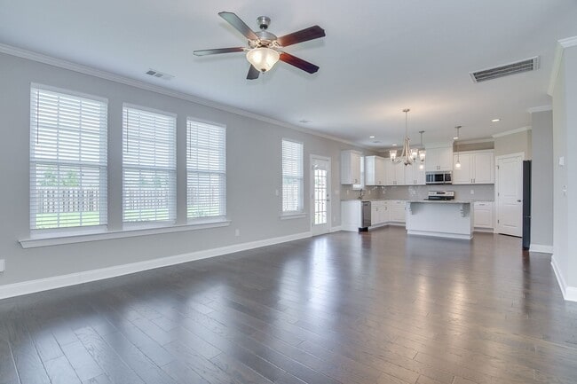 Building Photo - Beautiful 4 Bedroom 2.5 Bath in Grovetown!