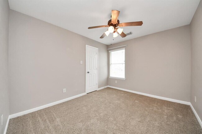 Building Photo - 7447 Oakwood Canyon Dr