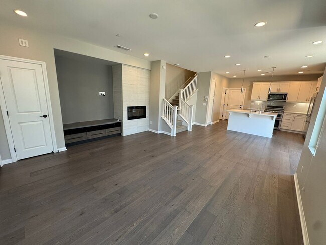 Building Photo - Charming 3-bedroom 2.5 bath nestled inside...