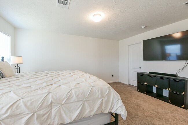 Building Photo - 6223 Topaz Pnes Trl