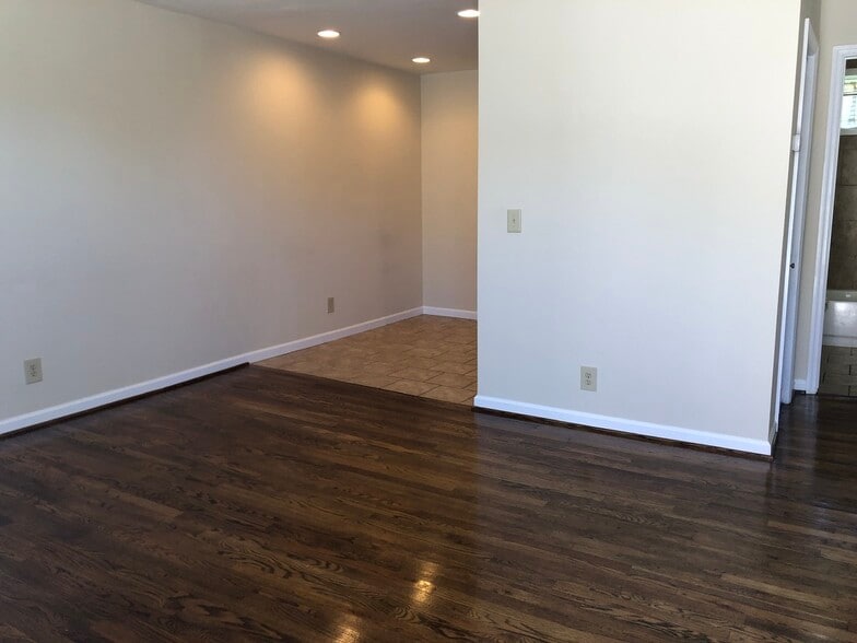 Building Photo - 3416 Dakota Ave