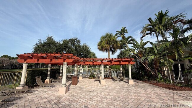 Building Photo - 2451 Centergate Dr