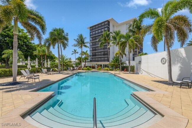 Building Photo - 2170 Gulf Shore Blvd N