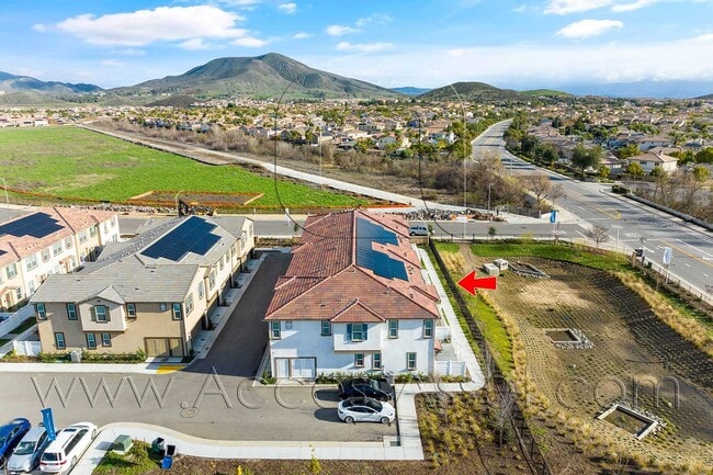 Building Photo - Dreamy 2-Story, 3 Bed/2.5 Baths Townhome In New Community!