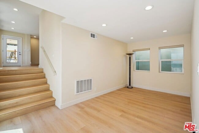 Building Photo - 5131 Campo Rd