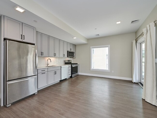 Primary Photo - 14 Walley St