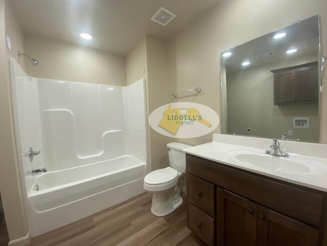 Building Photo - 308 W Locust St