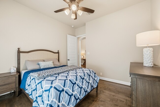 Building Photo - 2106 Stargrass Dr