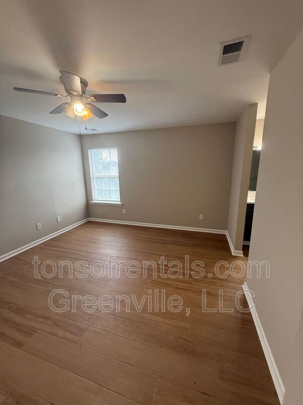 Building Photo - 151 Bellweather Dr