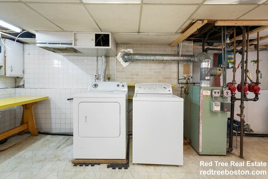 Building Photo - 841 Fellsway W