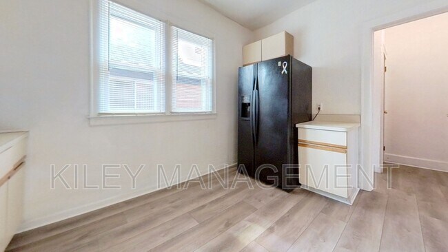 Building Photo - 16211 Fairfield St