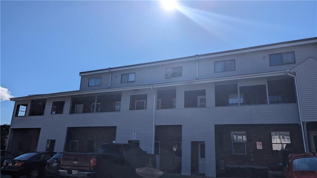 Building Photo - 444 Woodward Rd
