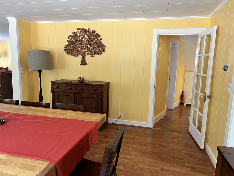 Dining Room and view to hallway - 2123 Park St