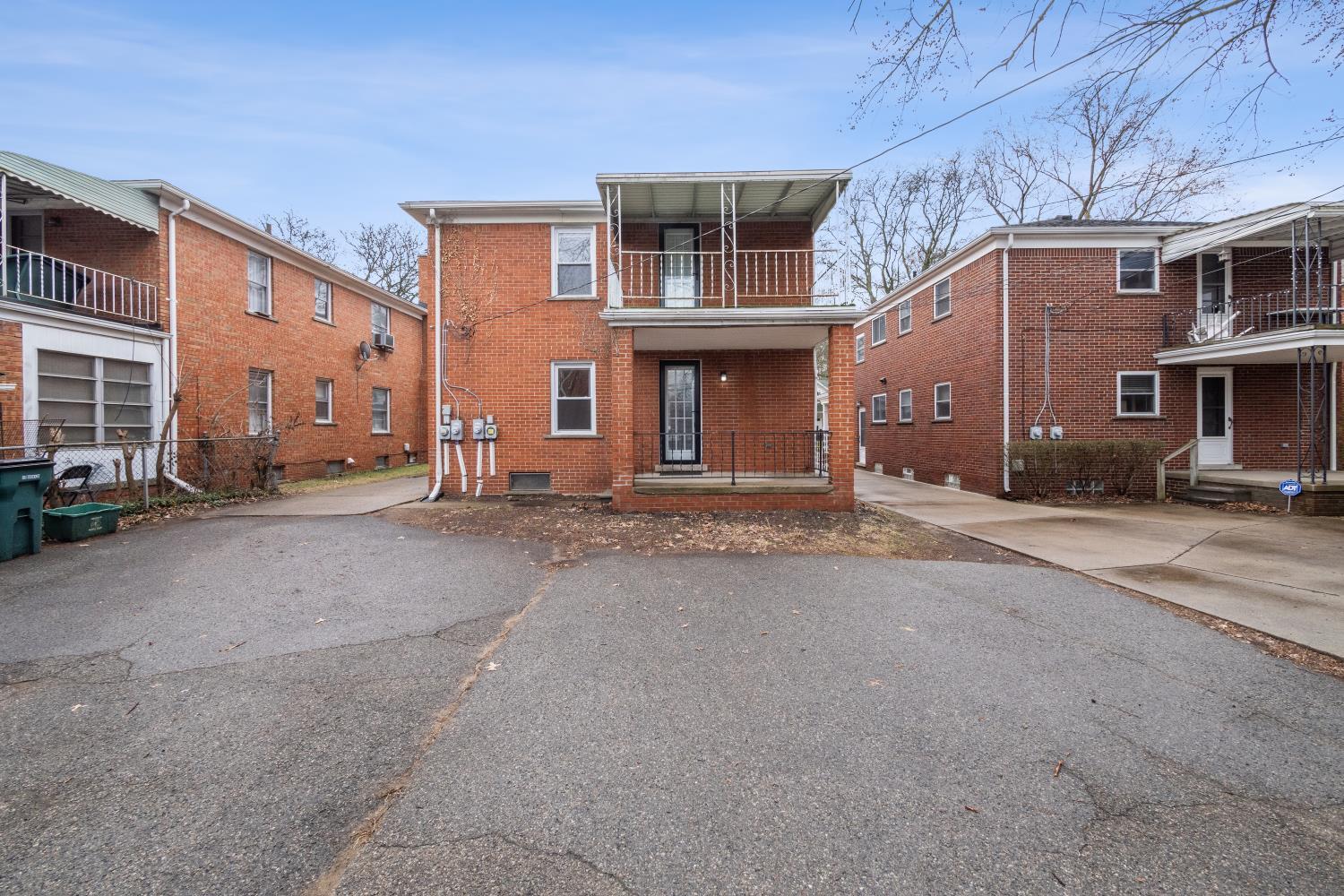 Building Photo - 206 Catalpa Dr