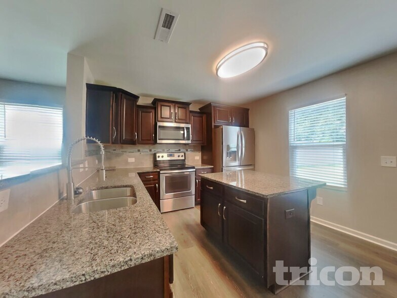 Building Photo - 1037 Bitting Hall Cir