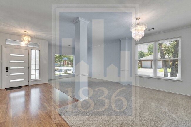 Building Photo - 1204 Thackeray Ln